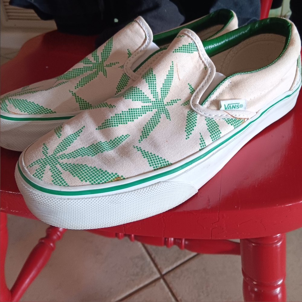 Vintage very limited edition pixel weed leaf vans slip on